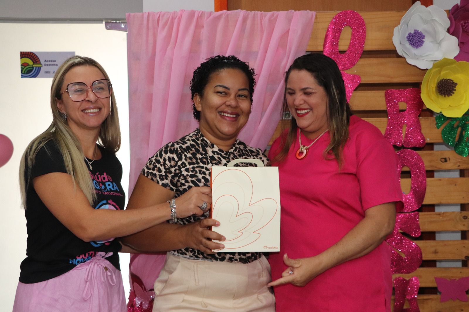 Outubro Rosa: &ldquo;Autocuidado &eacute; amor-pr&oacute;prio&rdquo;, destaca secret&aacute;ria na abertura de atividades de preven&ccedil;&atilde;o ao c&acirc;ncer de mama