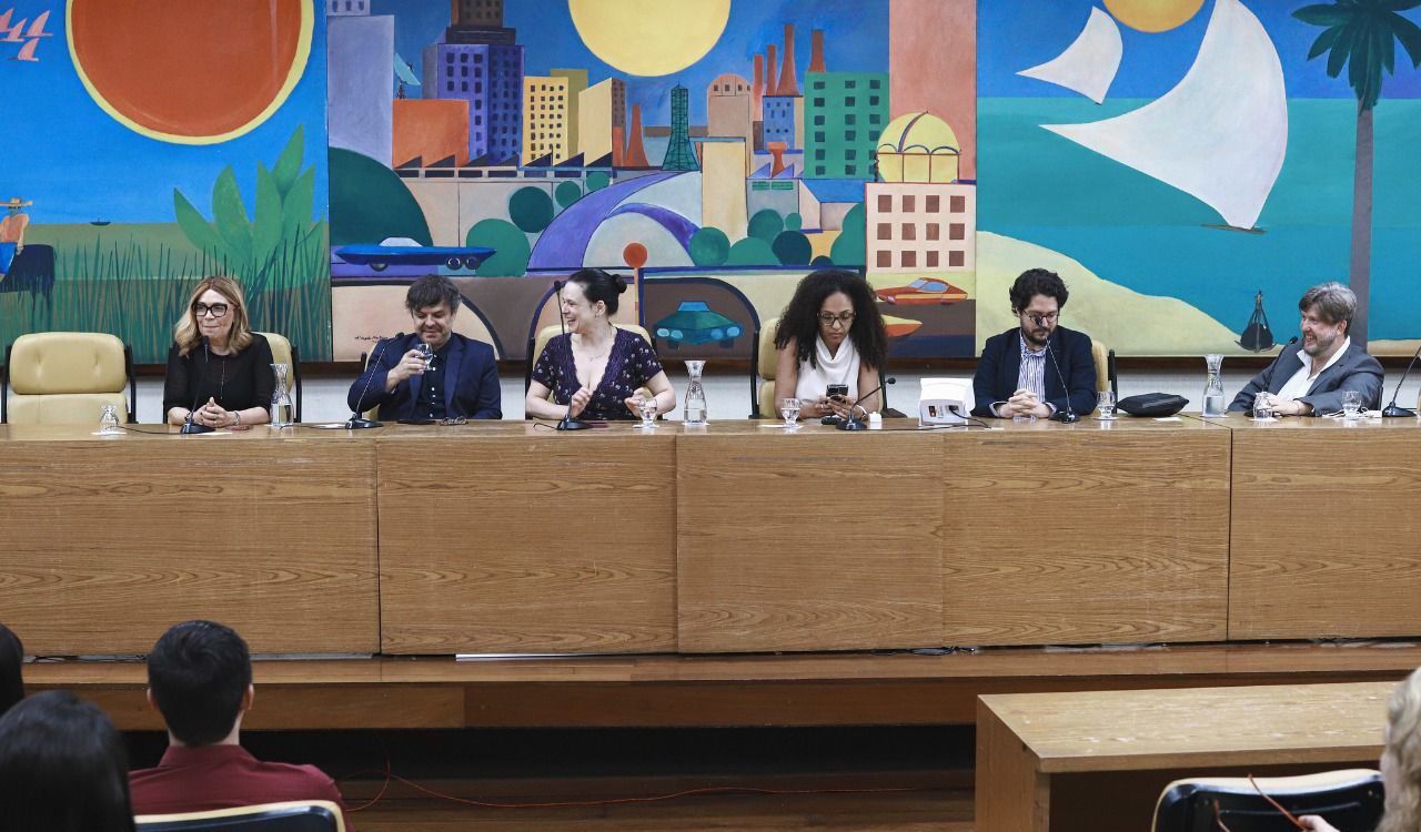 Adrilles assume presid&ecirc;ncia da Frente Parlamentar dos Artistas Livres e promete expulsar OS do Theatro Municipal
