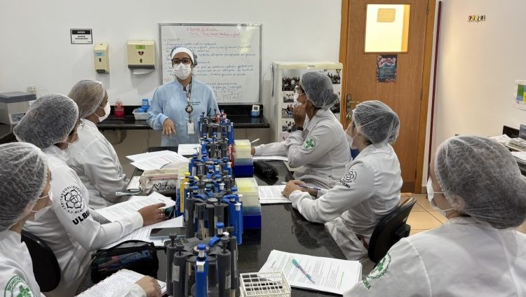 Aula de curva glic&ecirc;mica destaca a import&acirc;ncia da bioqu&iacute;mica na forma&ccedil;&atilde;o