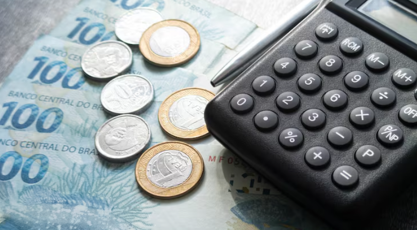 13&ordm; sal&aacute;rio: parcela &uacute;nica e 1&ordf; parte ser&atilde;o pagas nesta semana; calculadora mostra valores