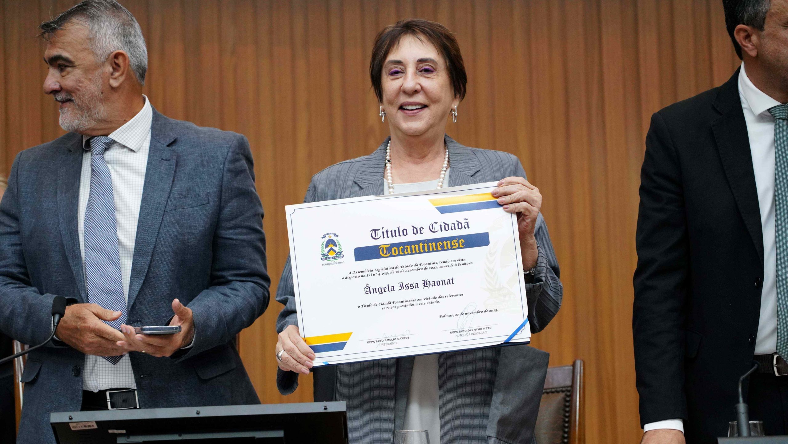 Desembargadora &Acirc;ngela Haonat recebe T&iacute;tulo de Cidad&atilde; Tocantinense em sess&atilde;o solene na Assembleia Legislativa