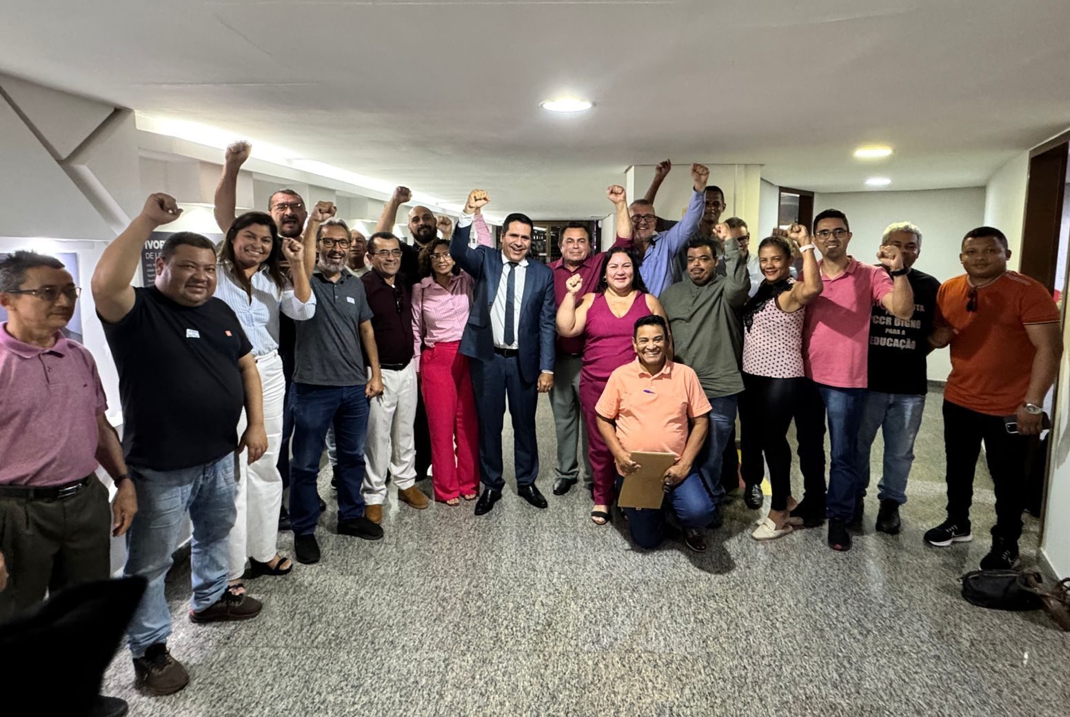 &ldquo;Dia hist&oacute;rico para a Educa&ccedil;&atilde;o&rdquo;, comemora Marcus Marcelo ap&oacute;s aprova&ccedil;&atilde;o do novo PCCR na Assembleia