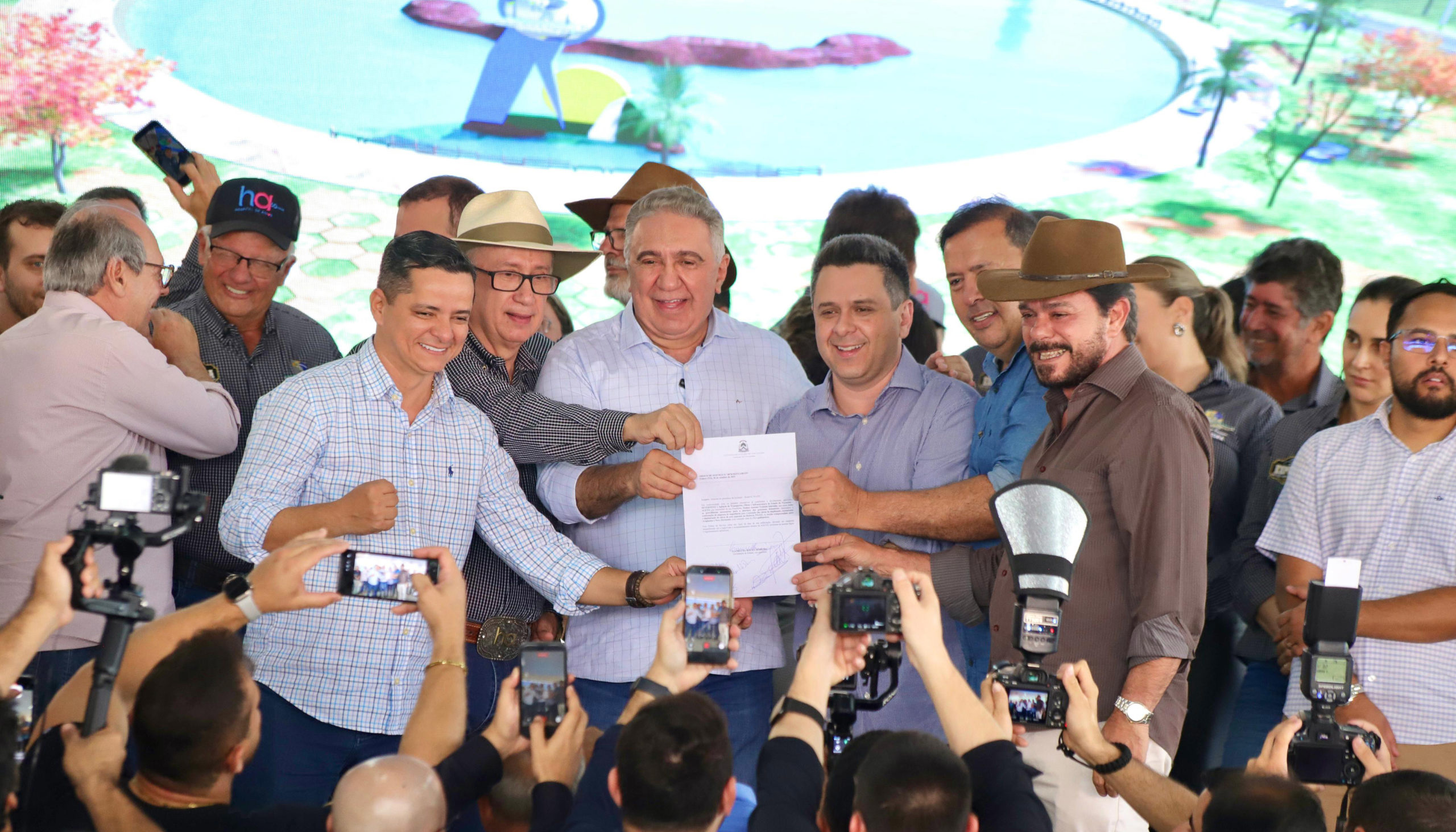 Governador Laurez Moreira anuncia duplica&ccedil;&atilde;o da TO 222 nos trechos Aragua&iacute;na&ndash;Baba&ccedil;ul&acirc;ndia e Aragua&iacute;na&ndash;Novo Horizonte