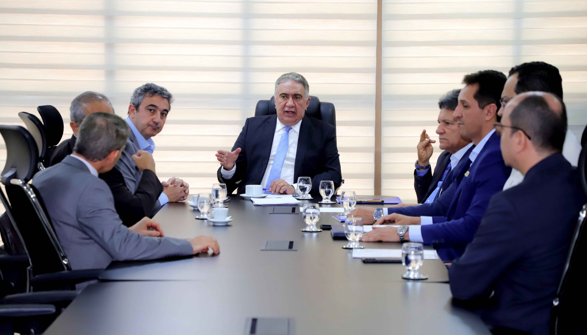 Governador Laurez Moreira debate projetos de irriga&ccedil;&atilde;o da regi&atilde;o sudoeste do Tocantins
