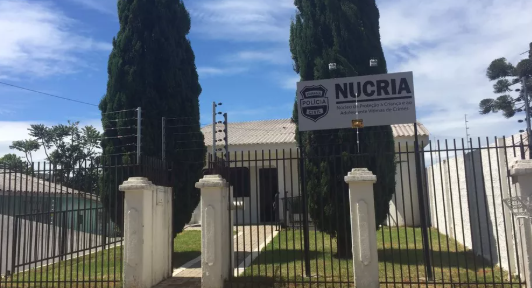 Mulher &eacute; presa por maus-tratos contra filha de 13 anos em Cascavel (PR)