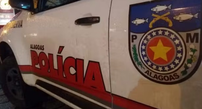 Homem &eacute; morto a tiros dentro de resid&ecirc;ncia no bairro Clima Bom, em Macei&oacute;