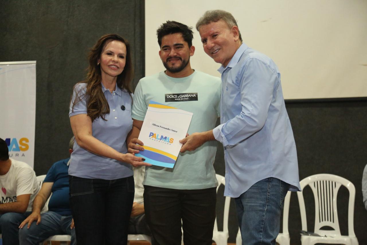 No Bertaville, senadora Professora Dorinha participa da entrega de t&iacute;tulos de propriedade e an&uacute;ncio de constru&ccedil;&atilde;o da ponte