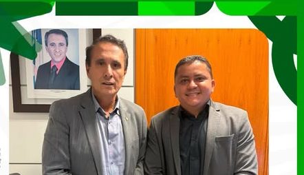 Prefeito de Rio dos Bois, Joel Rufino, visita gabinete do deputado federal Gaguim em busca de parcerias e recursos