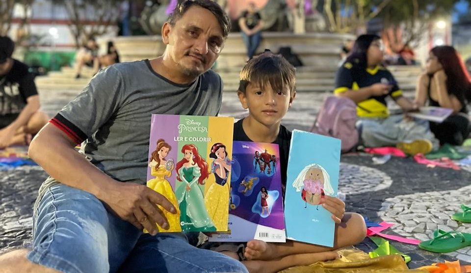 Doa&ccedil;&atilde;o de tr&ecirc;s mil exemplares de livros infantis e hist&oacute;rias encantadas para crian&ccedil;as nortistas