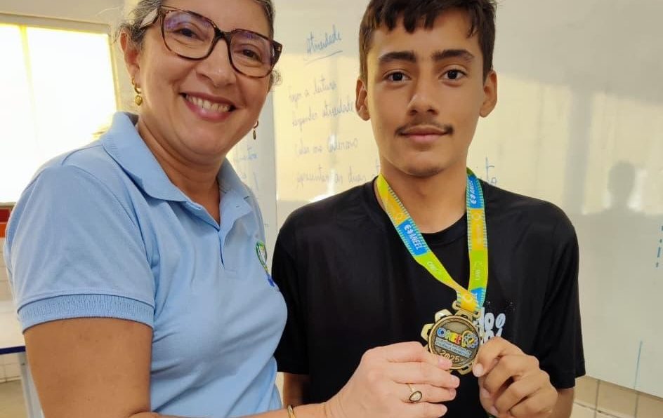Alunos de Palmas conquistam duas medalhas de ouro e colocam a rede municipal em destaque nacional na Obmep 2025