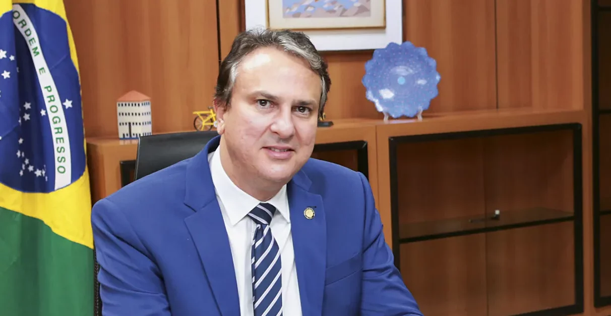 Camilo Santana garante: &ldquo;Professores n&atilde;o podem ter menos que a infla&ccedil;&atilde;o&rdquo; sobre piso de 2026