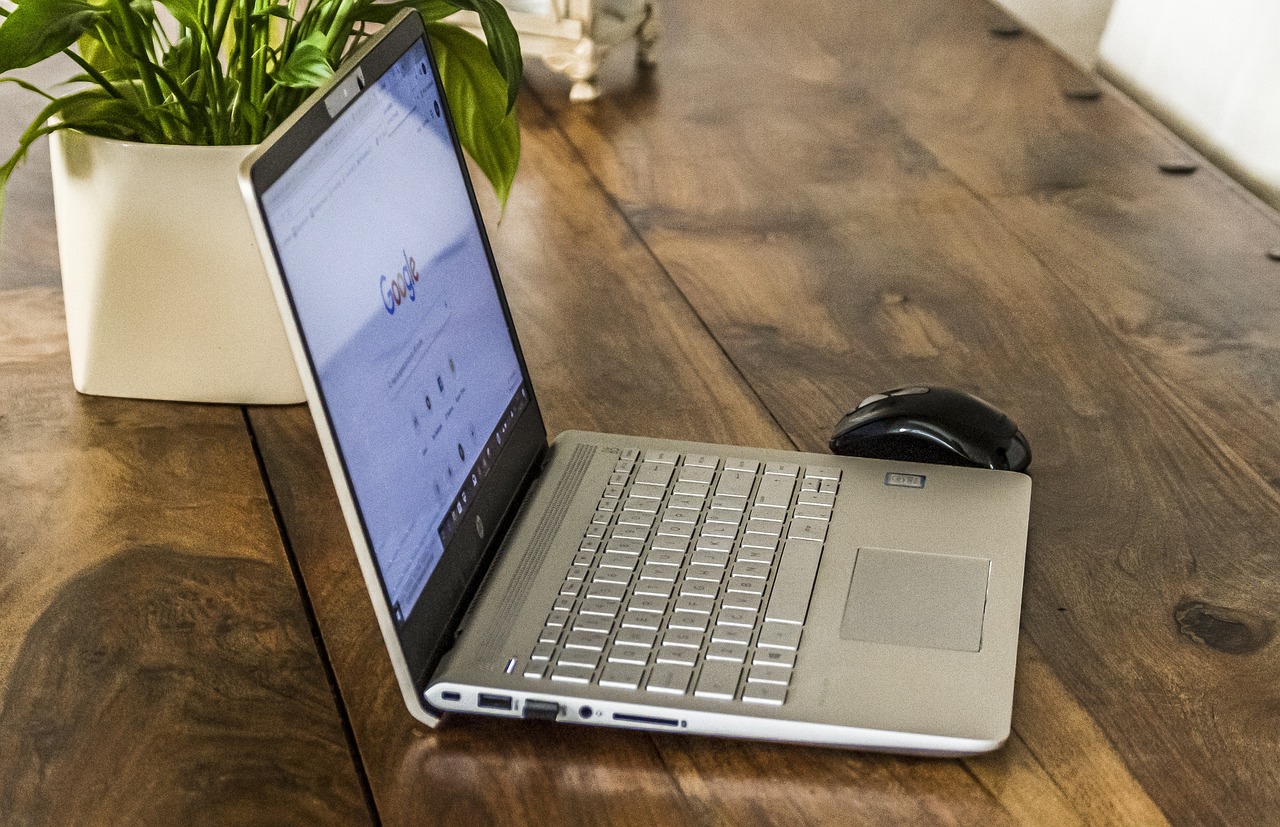 Nova lei do Home Office: Veja quem poder&aacute; trabalhar 100% em casa