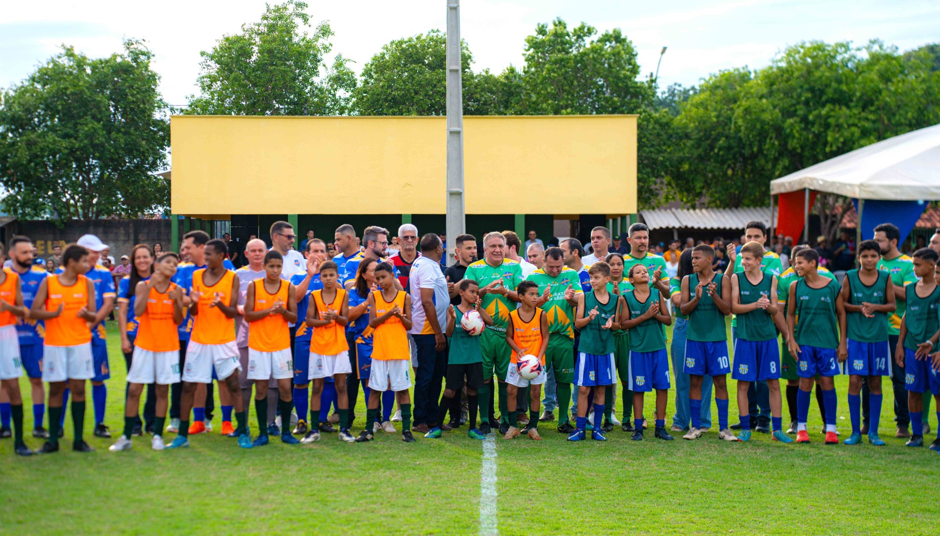 Governador Laurez prestigia Futebol Solid&aacute;rio dos Vereadores em Marian&oacute;polis e fortalece compromisso do Estado com os munic&iacute;pios do Vale do Araguaia