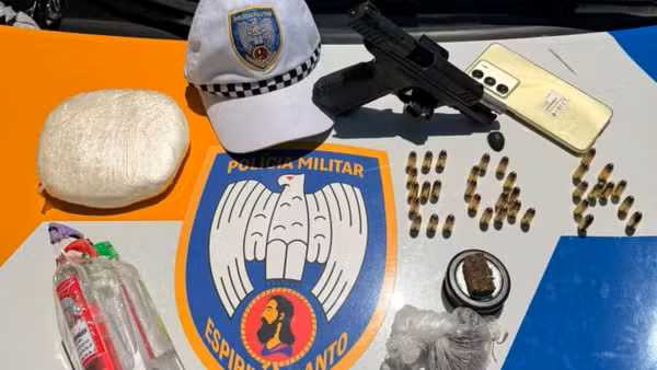 Homem abandona fam&iacute;lia em carro e foge de fiscaliza&ccedil;&atilde;o da pol&iacute;cia em Vila Velha ES