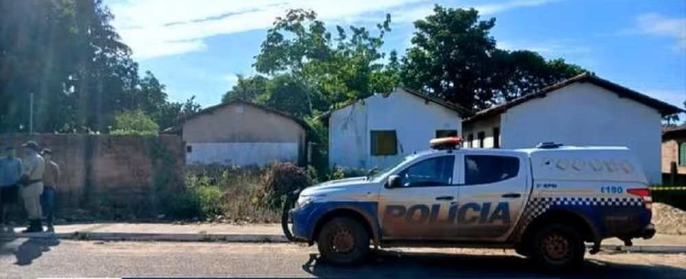 Homem &eacute; assassinado a facadas em Goiatins