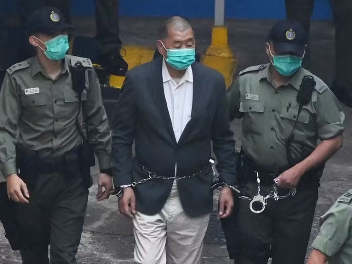 Hong Kong condena empres&aacute;rio ligado ao movimento pr&oacute;-democracia