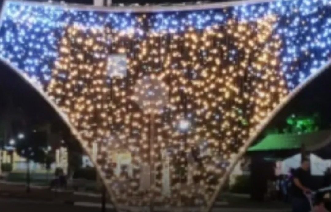 Monte Belo MG surpreende no Natal com &ldquo;calcinha iluminada gigante&rdquo;