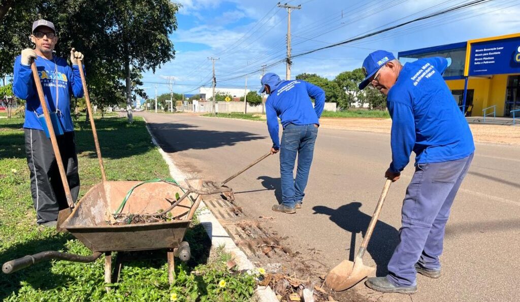 Munic&iacute;pio de Palmas realiza for&ccedil;a-tarefa de limpeza de bocas de lobo para prevenir alagamentos no per&iacute;odo chuvoso