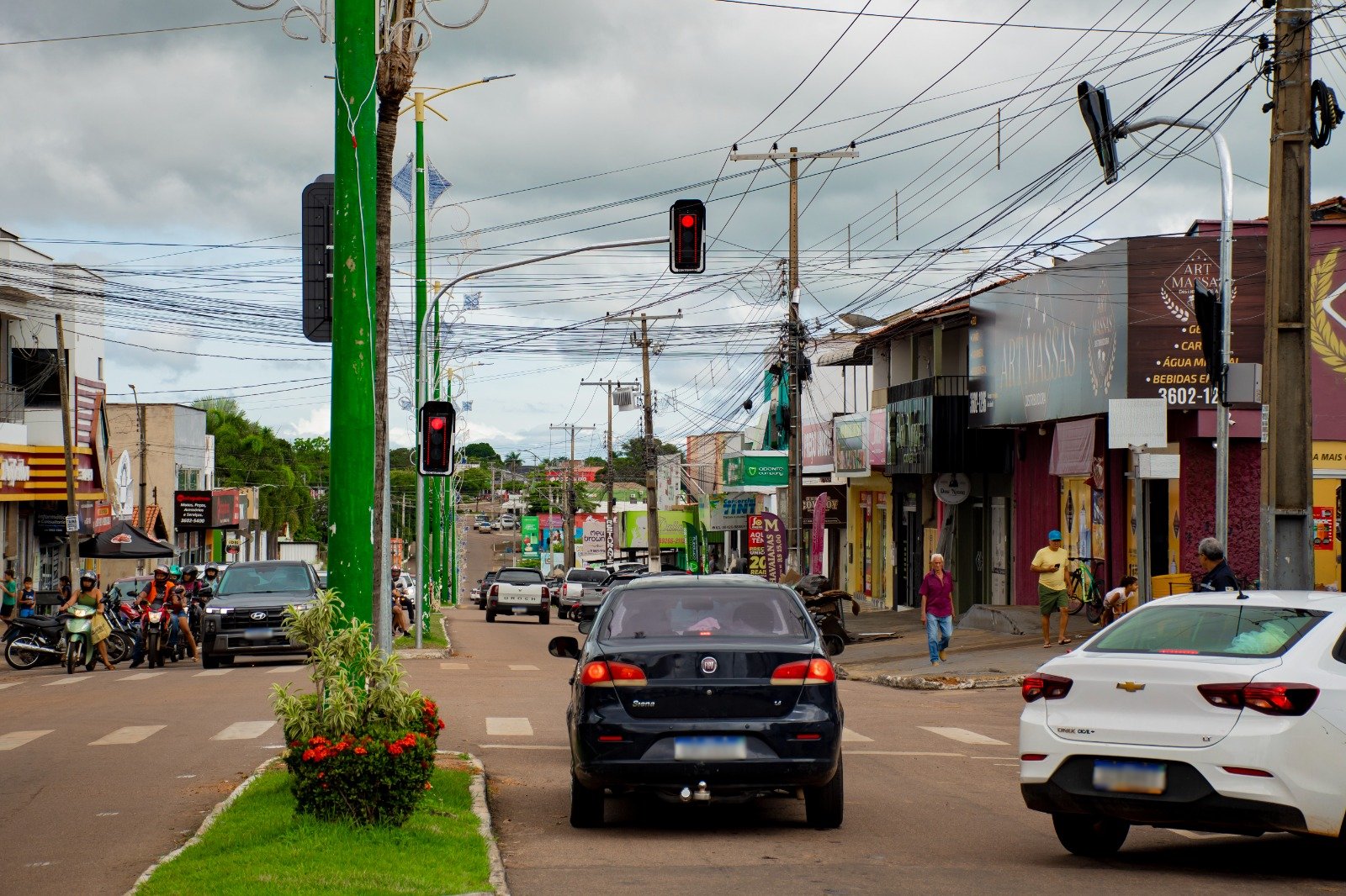 Prefeitura de Para&iacute;so instala novo sem&aacute;foro no cruzamento entre Avenida Bernardo Say&atilde;o e Rua Jocivalda Alves