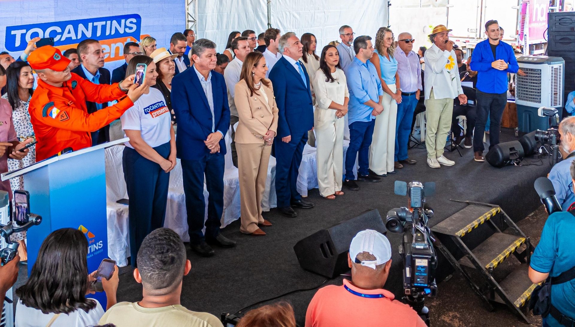 Governador Laurez Moreira chega a Miracema para abertura oficial do programa Tocantins Presente