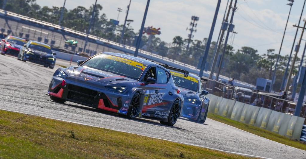 Celso Neto faz a pole em Daytona na Michelin Pilot Challenge mas incidente o tira da prova
