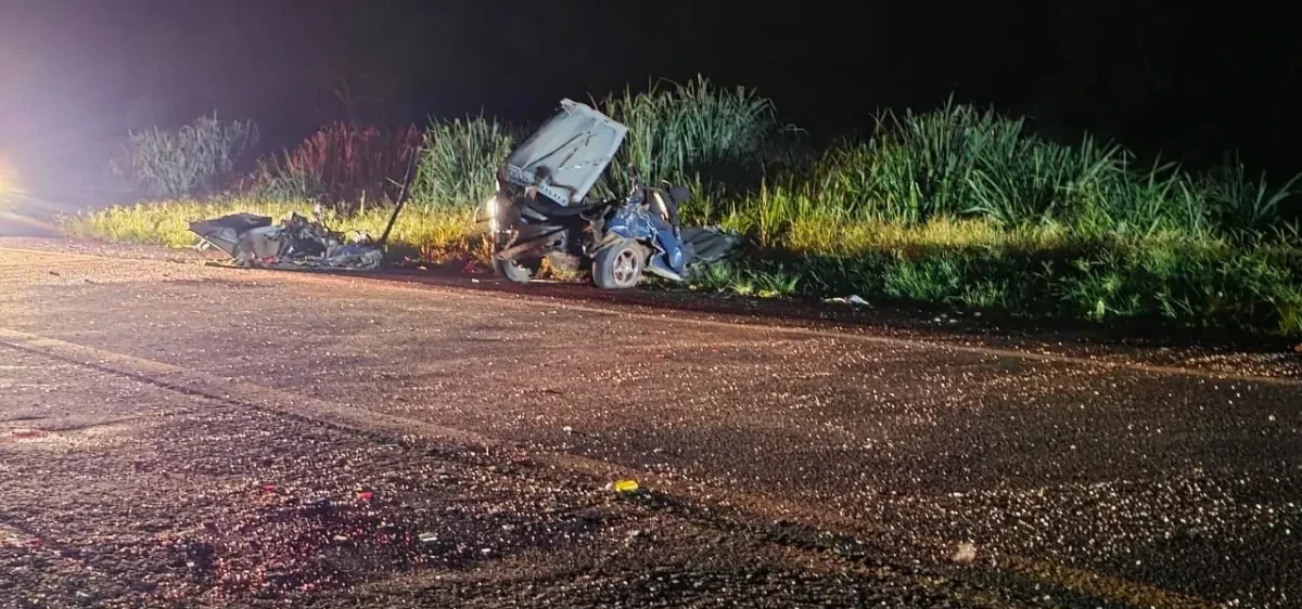 Trag&eacute;dia na BR-364: quatro pessoas morrem ap&oacute;s carro invadir contram&atilde;o