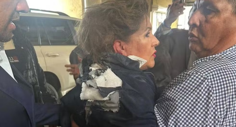 V&iacute;deo mostra momento em que deputada &eacute; atingida por explosivo durante entrevista