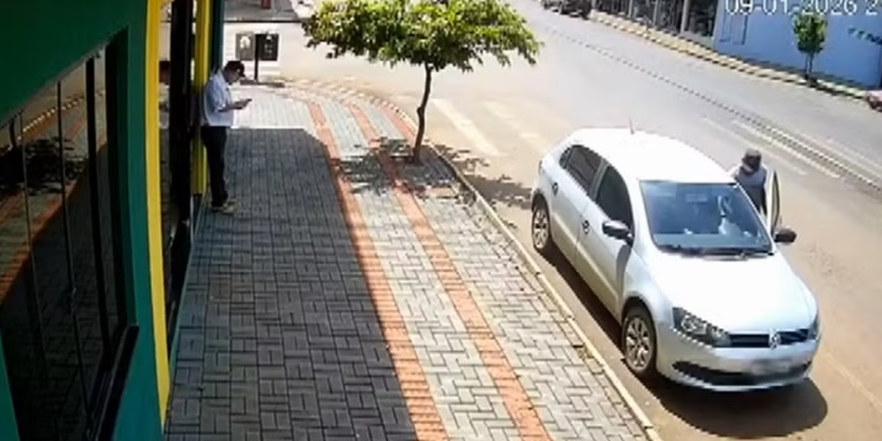 Homem aciona a pol&iacute;cia por furto e descobre que carro foi levado por engano por lava-r&aacute;pido