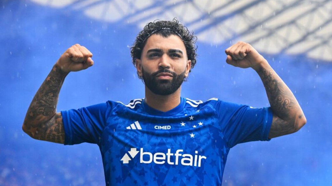 Cruzeiro reduz folha salarial e confirma sa&iacute;da de um time e meio; Gabigol, no Santos, puxa a lista