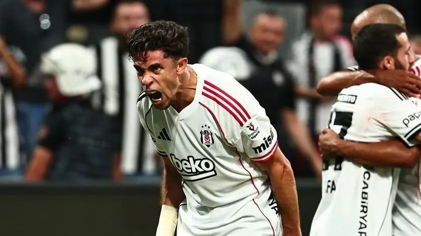 Corinthians busca zagueiro experiente e negocia chegada de Gabriel Paulista
