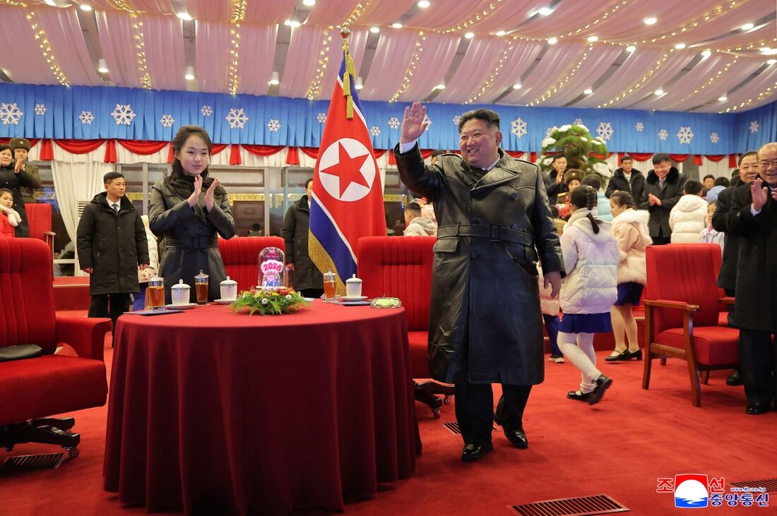 Filha de Kim Jong Un faz primeira visita p&uacute;blica a mausol&eacute;u da fam&iacute;lia e refor&ccedil;a especula&ccedil;&otilde;es sobre sucess&atilde;o