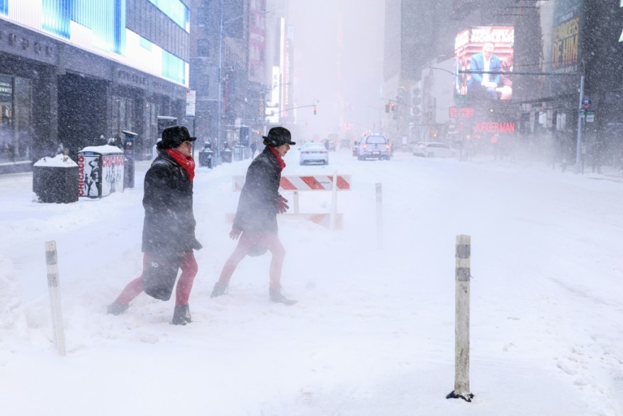 Tempestade de inverno deixa 11 mortos, causa apag&otilde;es e paralisa voos nos Estados Unidos
