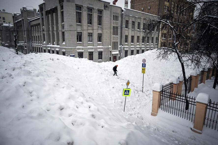 Frio intenso faz temperatura despencar para &minus;30 &deg;C em Moscou durante a noite