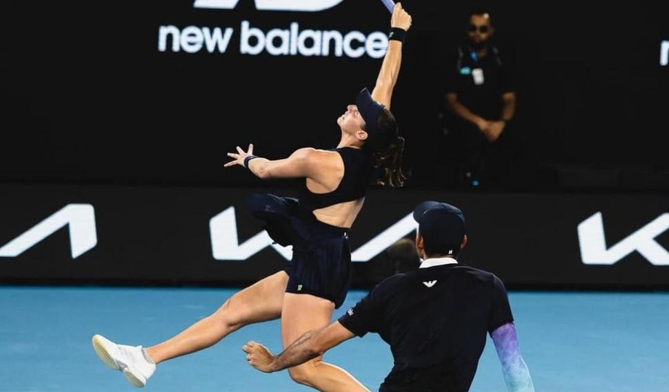 Luisa Stefani chega &agrave; semifinal de duplas mistas no Australian Open