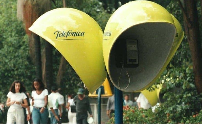 Anatel inicia retirada definitiva dos orelh&otilde;es das ruas; fim da era prevista para 2028