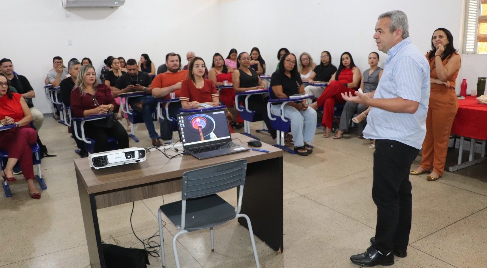 Prefeito Ronivon Maciel participa de primeira Reuni&atilde;o de Gestores da Rede Municipal de Educa&ccedil;&atilde;o