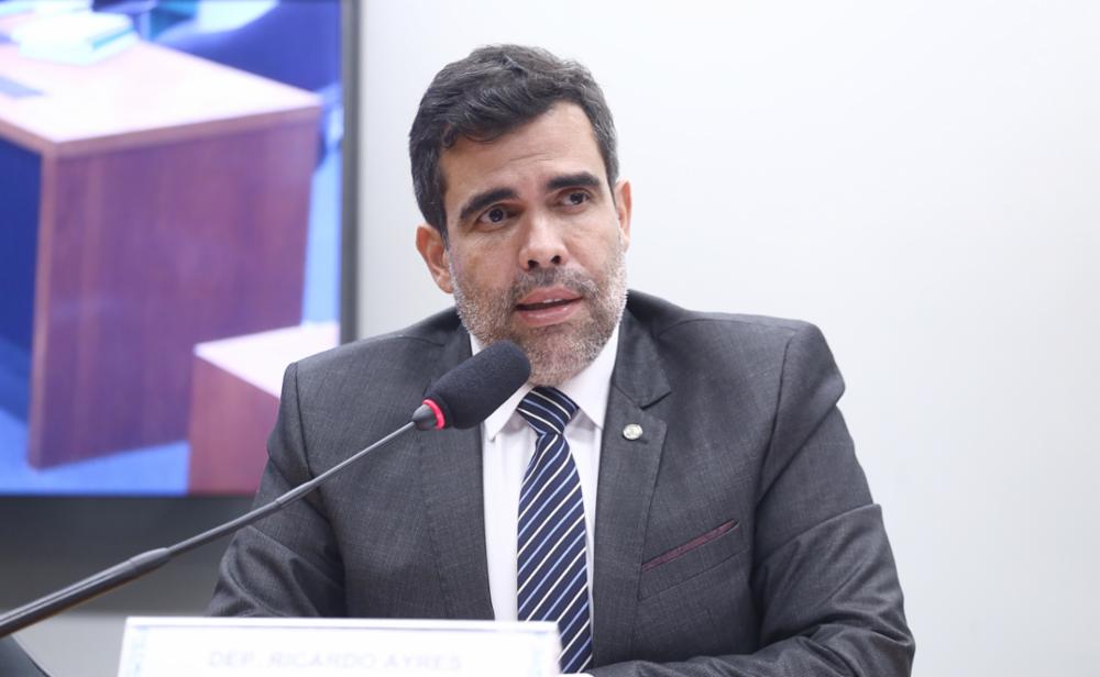 Ricardo Ayres assina CPMI do Banco Master e defende apura&ccedil;&atilde;o de fraudes bilion&aacute;rias