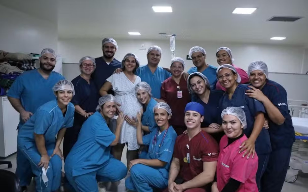 Nascimento de trig&ecirc;meos com dois beb&ecirc;s empelicados emociona equipe m&eacute;dica em Goi&aacute;s