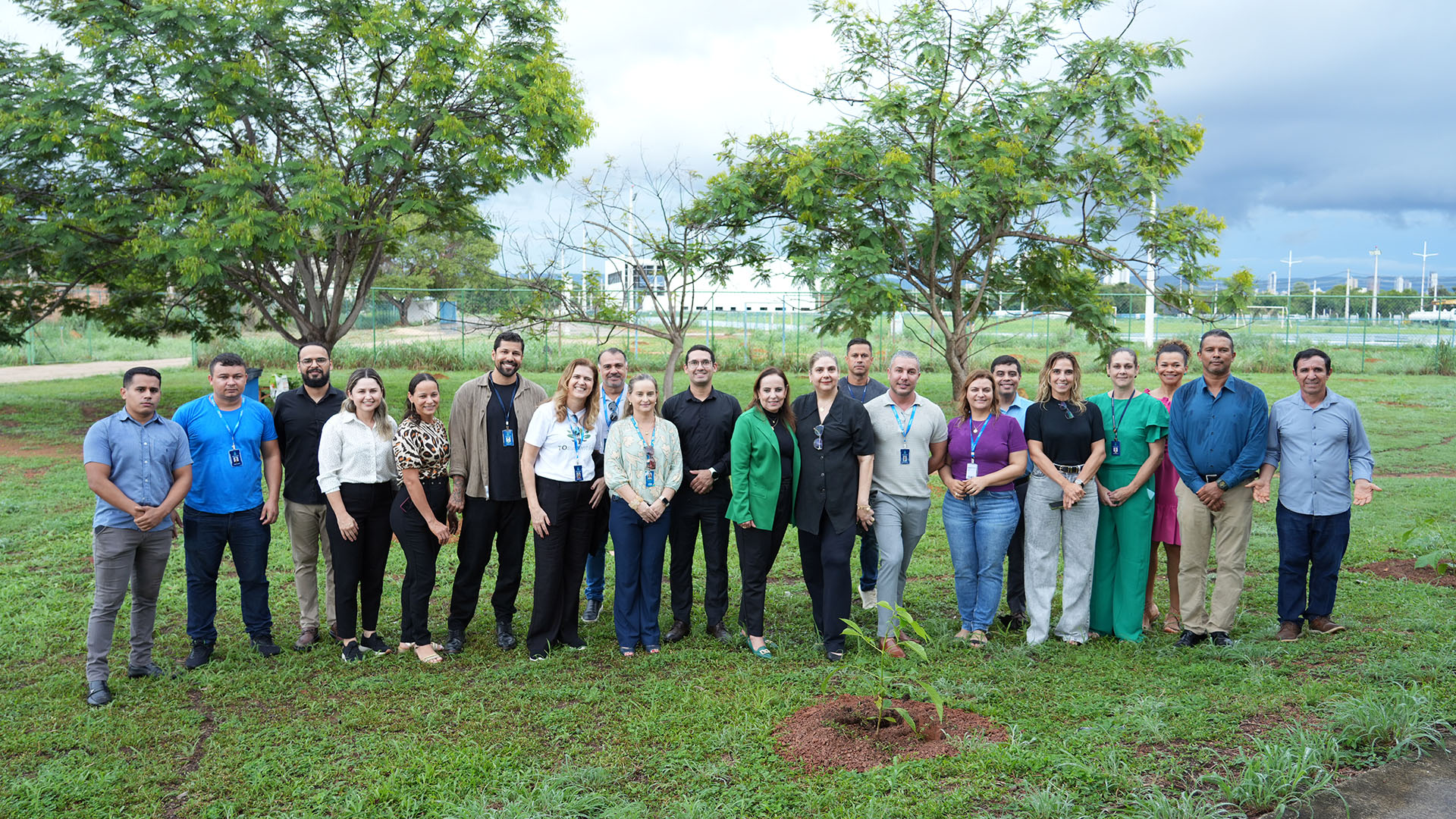 TJTO inicia a&ccedil;&otilde;es do projeto Plantar para comPENSAR com o plantio de mudas nativas na UFT