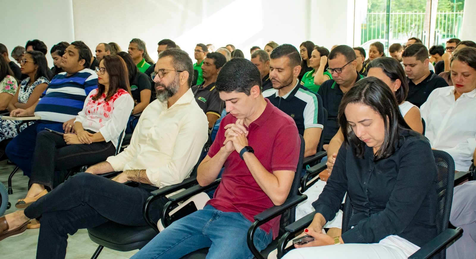 Devocional re&uacute;ne servidores do Pa&ccedil;o Municipal na primeira segunda de fevereiro