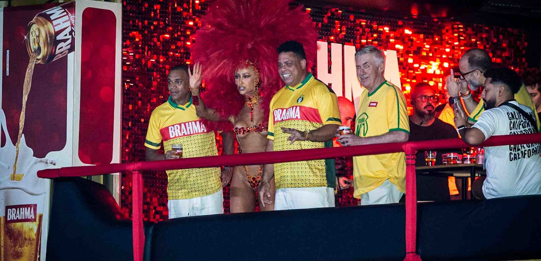 Copa do Mundo e Carnaval se encontram: Ancelotti, Ronaldo, Denilson e Sabrina Sato marcam presen&ccedil;a no Camarote N&ordm;1