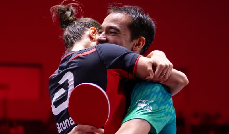 Calderano e Bruna Takahashi conquistam t&iacute;tulo in&eacute;dito no Smash de Singapura