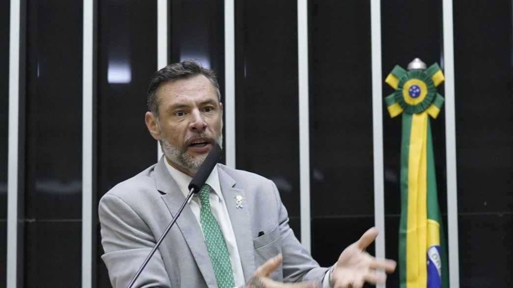 Deputado apresenta &ldquo;Lei Vini Jr.&rdquo; para punir racismo contra brasileiros no exterior
