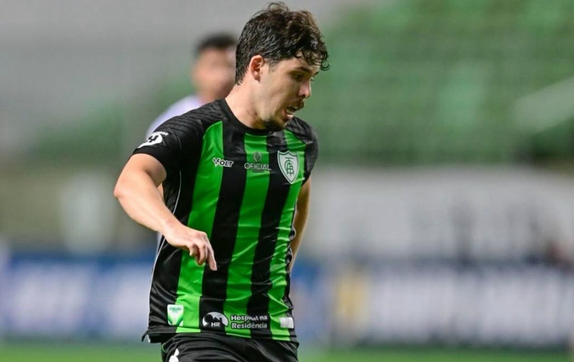 Eduardo Person brilha com assist&ecirc;ncia decisiva e mant&eacute;m Am&eacute;rica-MG na lideran&ccedil;a do Mineiro