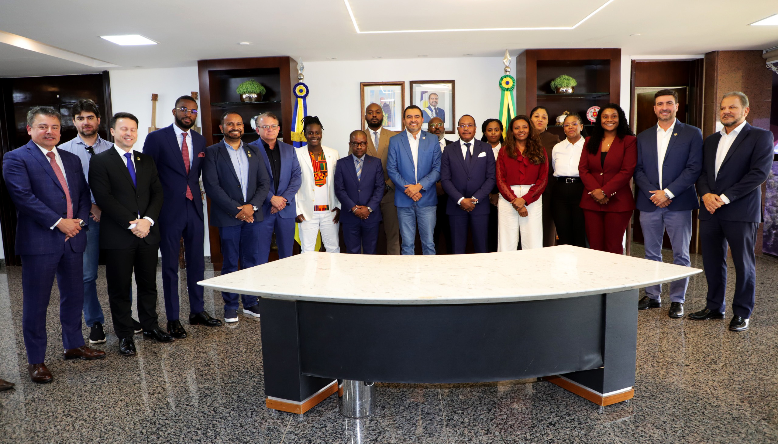 Wanderlei Barbosa formaliza coopera&ccedil;&atilde;o institucional com &oacute;rg&atilde;o de controle de Angola