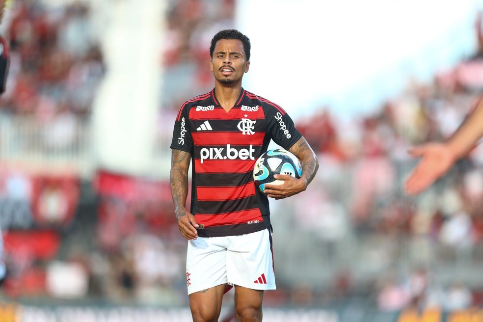 Corinthians e Flamengo acertam empr&eacute;stimo de Allan at&eacute; o fim de 2026