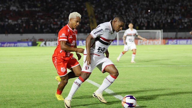 Capivariano decide nos acr&eacute;scimos, elimina o Botafogo-SP e vai &agrave;s quartas do Paulista