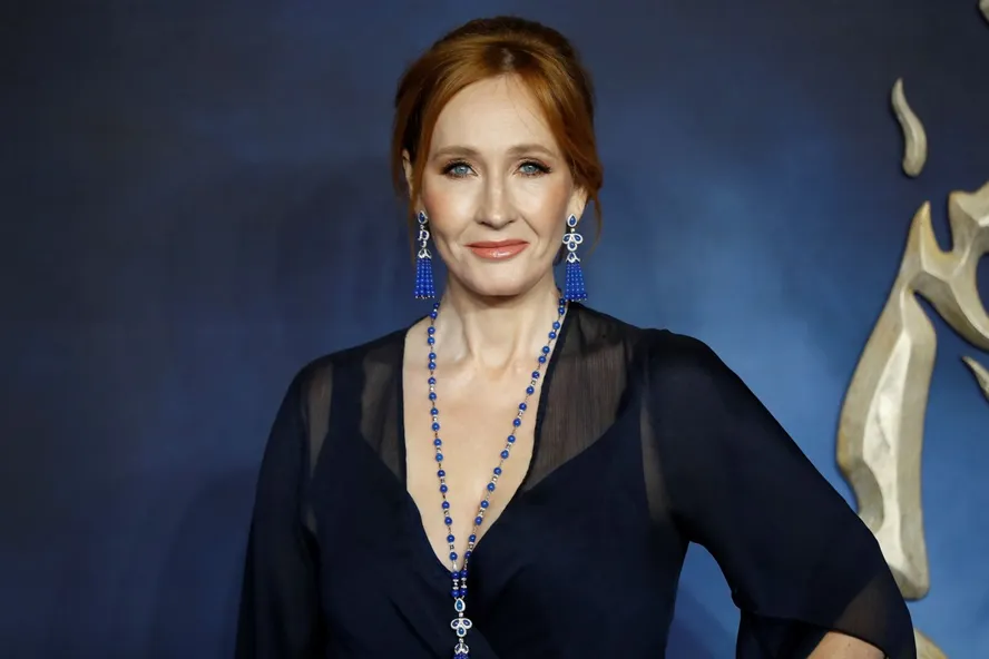 J. K. Rowling nega envolvimento ap&oacute;s ter nome citado em documentos do caso Epstein