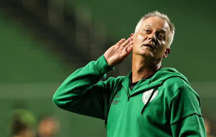 Lisca Doido retorna aos gramados ap&oacute;s 1 ano parado e assume Botafogo-PB