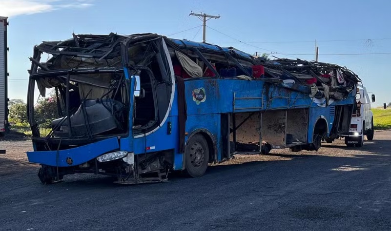 &Ocirc;nibus que tombou na BR-153 e deixou seis mortos transportava trabalhadores sem autoriza&ccedil;&atilde;o interestadual